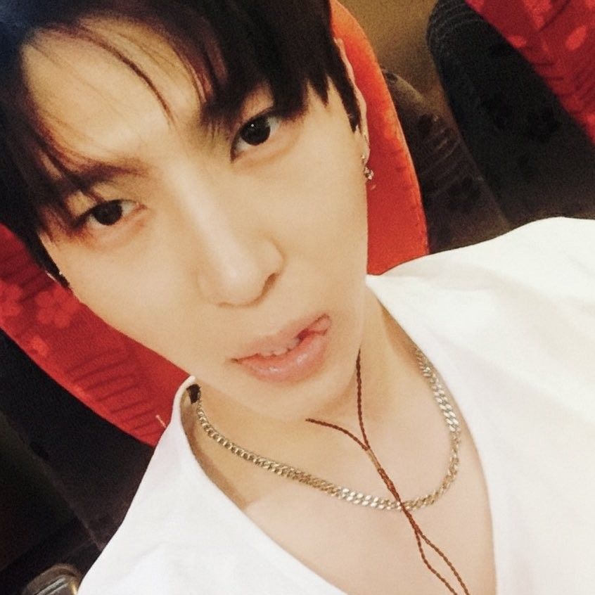 Posting K-POP populer yang disukai penggemar