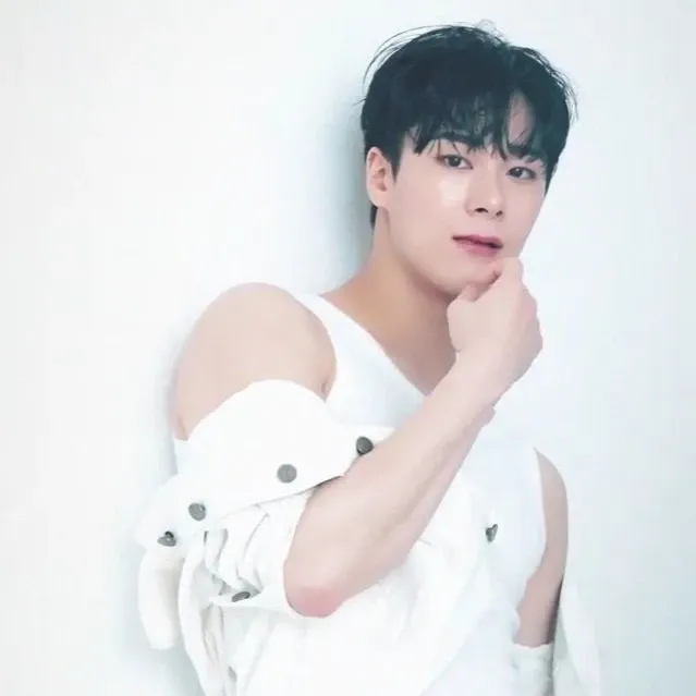 Behind-the-scenes cut of Moonbin (ASTRO)