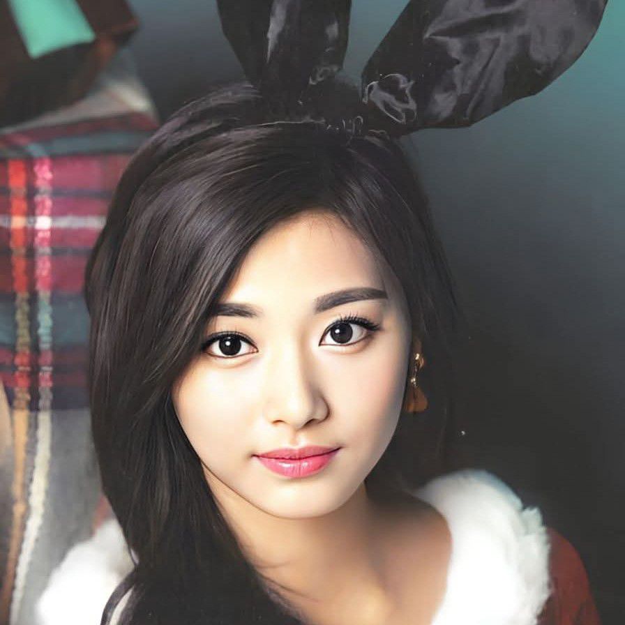 ツウィ (TWICE)の最近の活動写真