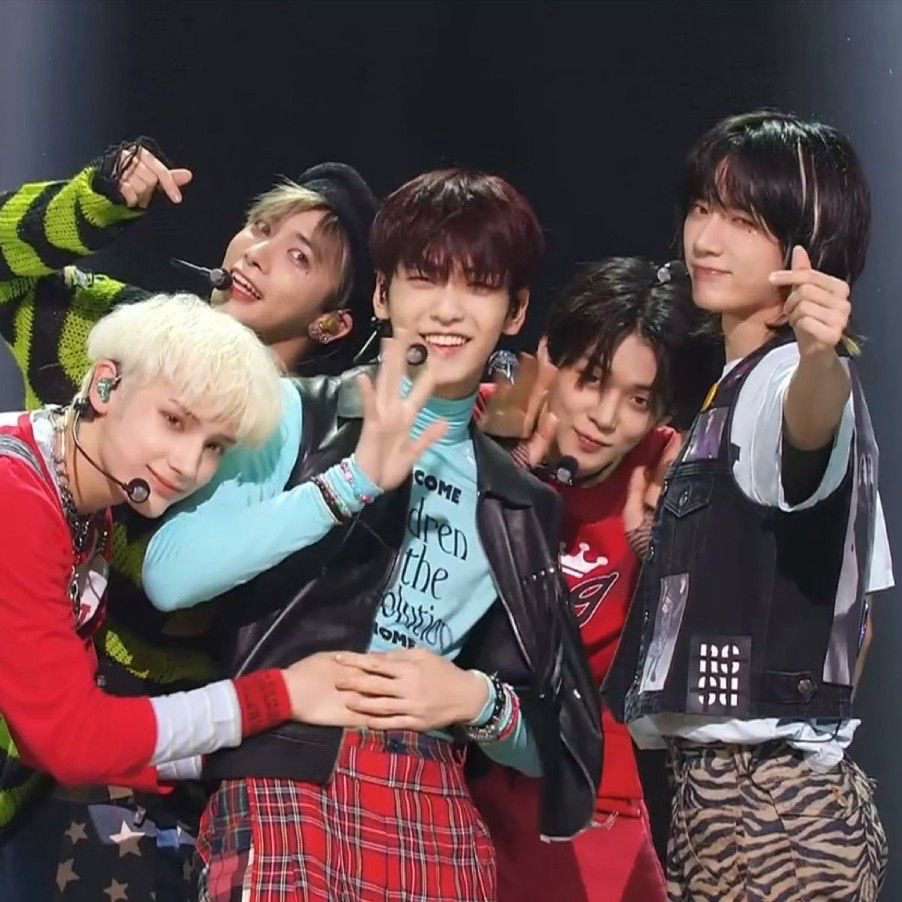 투모로우바이투게더 최근 활동샷