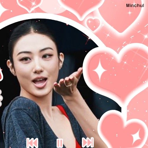 A moment captured by Gawon (MEOVV)'s fan