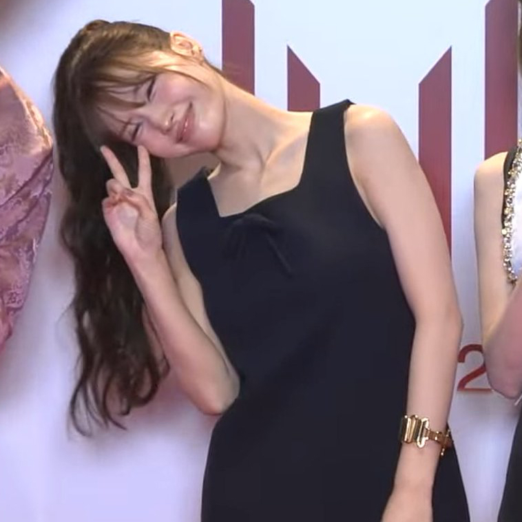 モモ (TWICE)の最近の活動写真