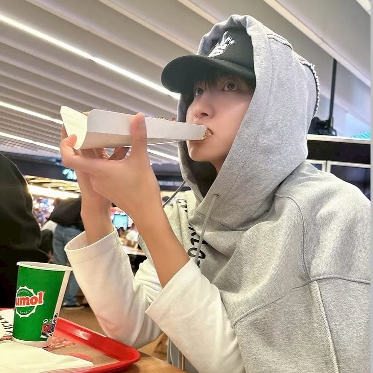 성화 (에이티즈) 최근 활동샷