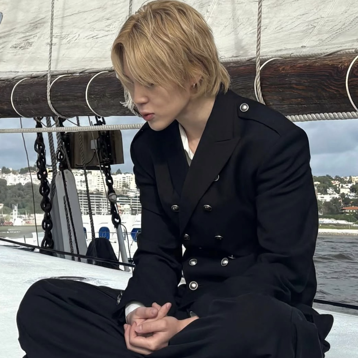 Foto aktivitas terbaru Jimin (BTS)