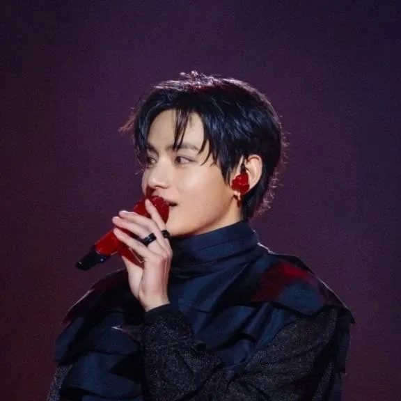 Foto terbaru V (BTS)