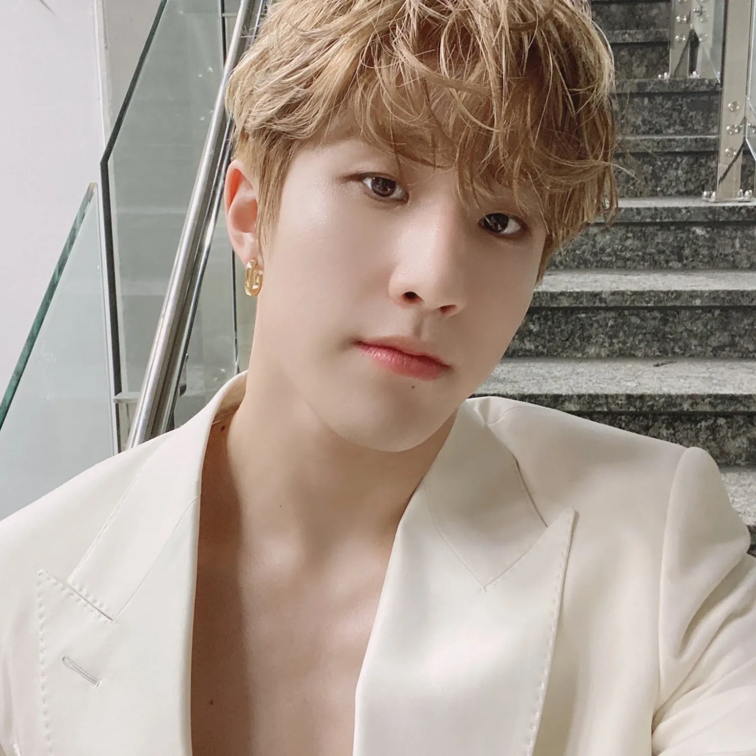 Latest photo of Jinjin (ASTRO)