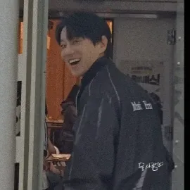 A moment captured by Hwang Chiyeol's fan