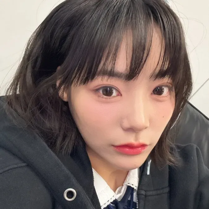 Behind-the-scenes cut of Siyeon (QWER)