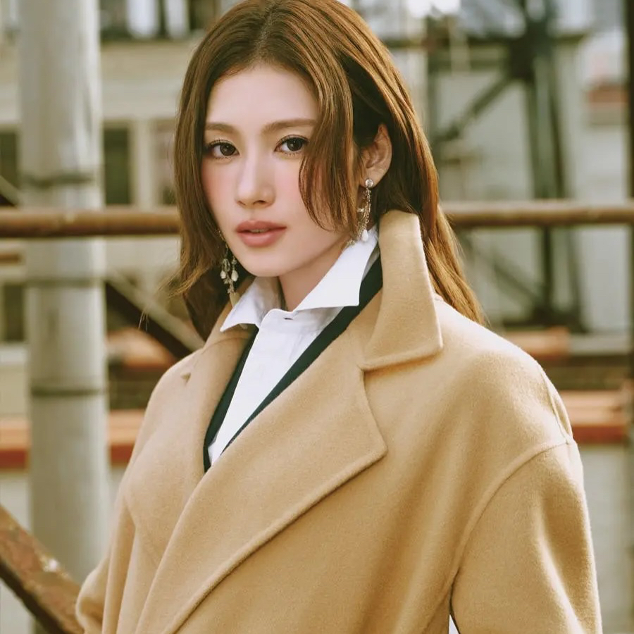 Behind-the-scenes cut of TWICE