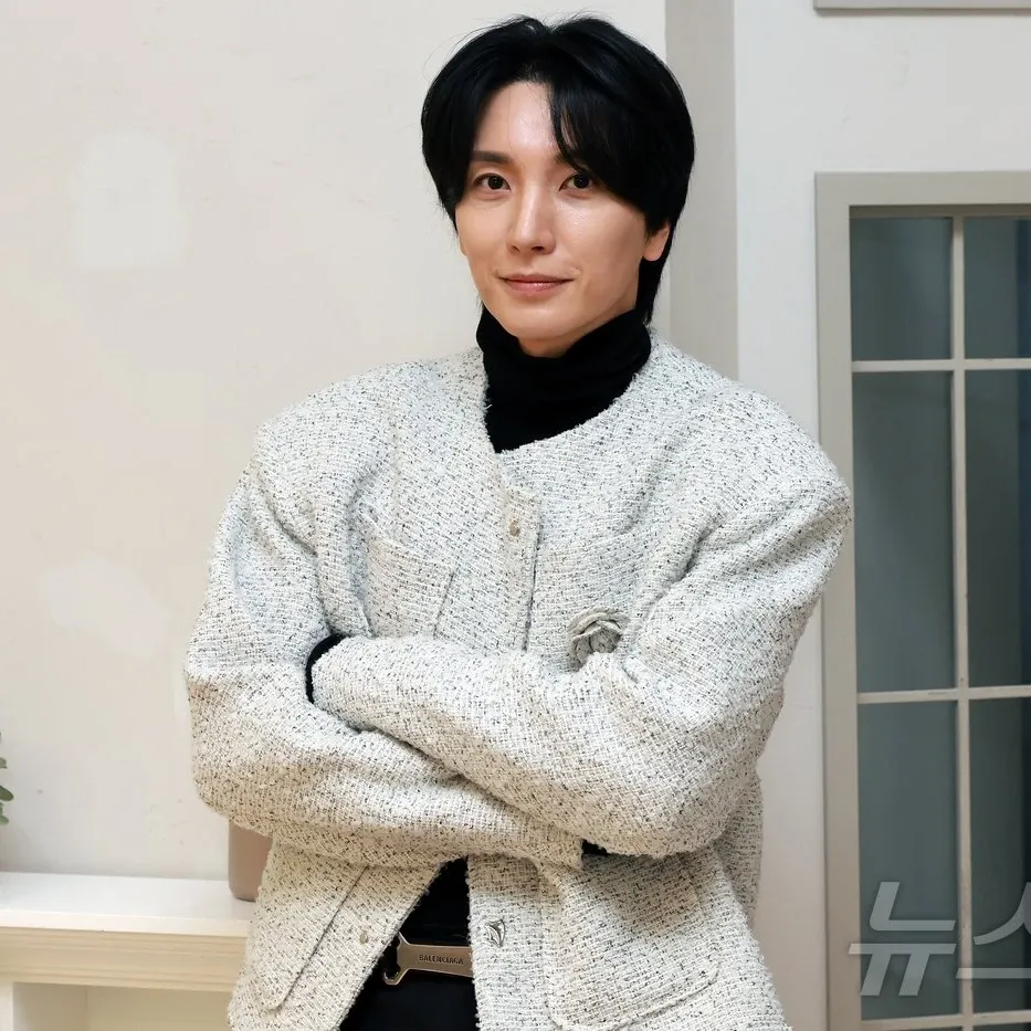 Behind-the-scenes cut of Leeteuk (Super Junior)