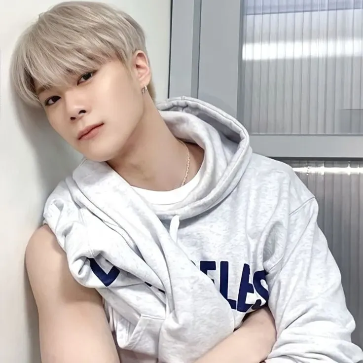 Behind-the-scenes cut of Moonbin (ASTRO)