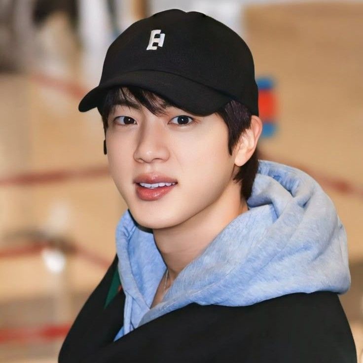 Foto aktivitas terbaru Jin (BTS)