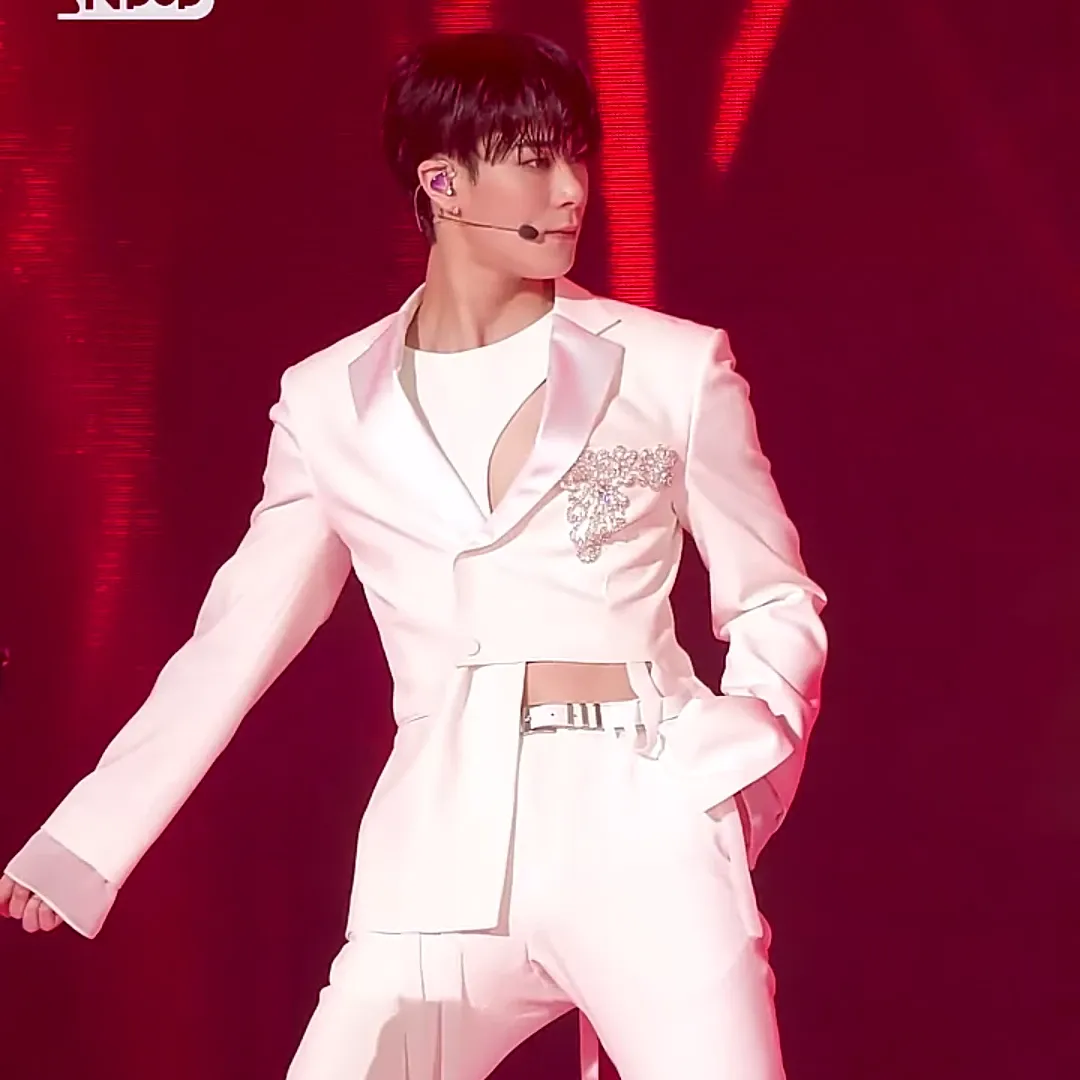 A moment captured by Moonbin (ASTRO)'s fan