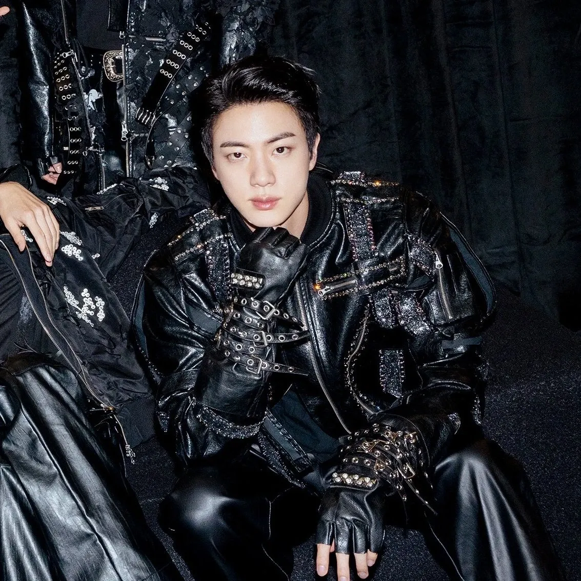 Foto aktivitas terbaru Jin (BTS)