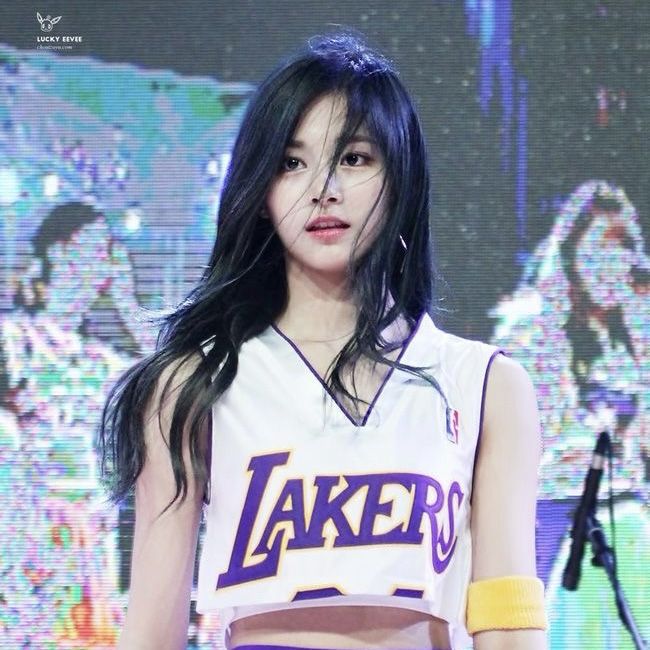 TWICE의 비하인드 컷
