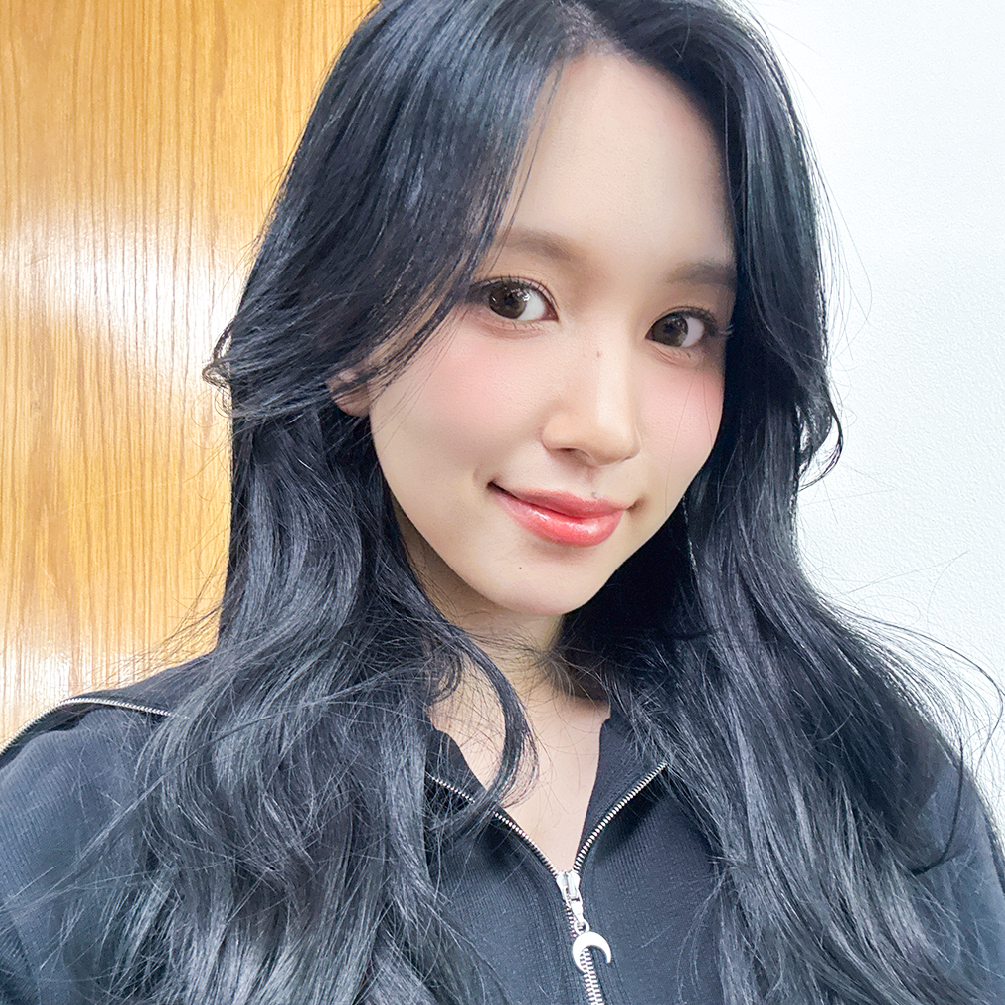 Latest photo of Mina (TWICE)