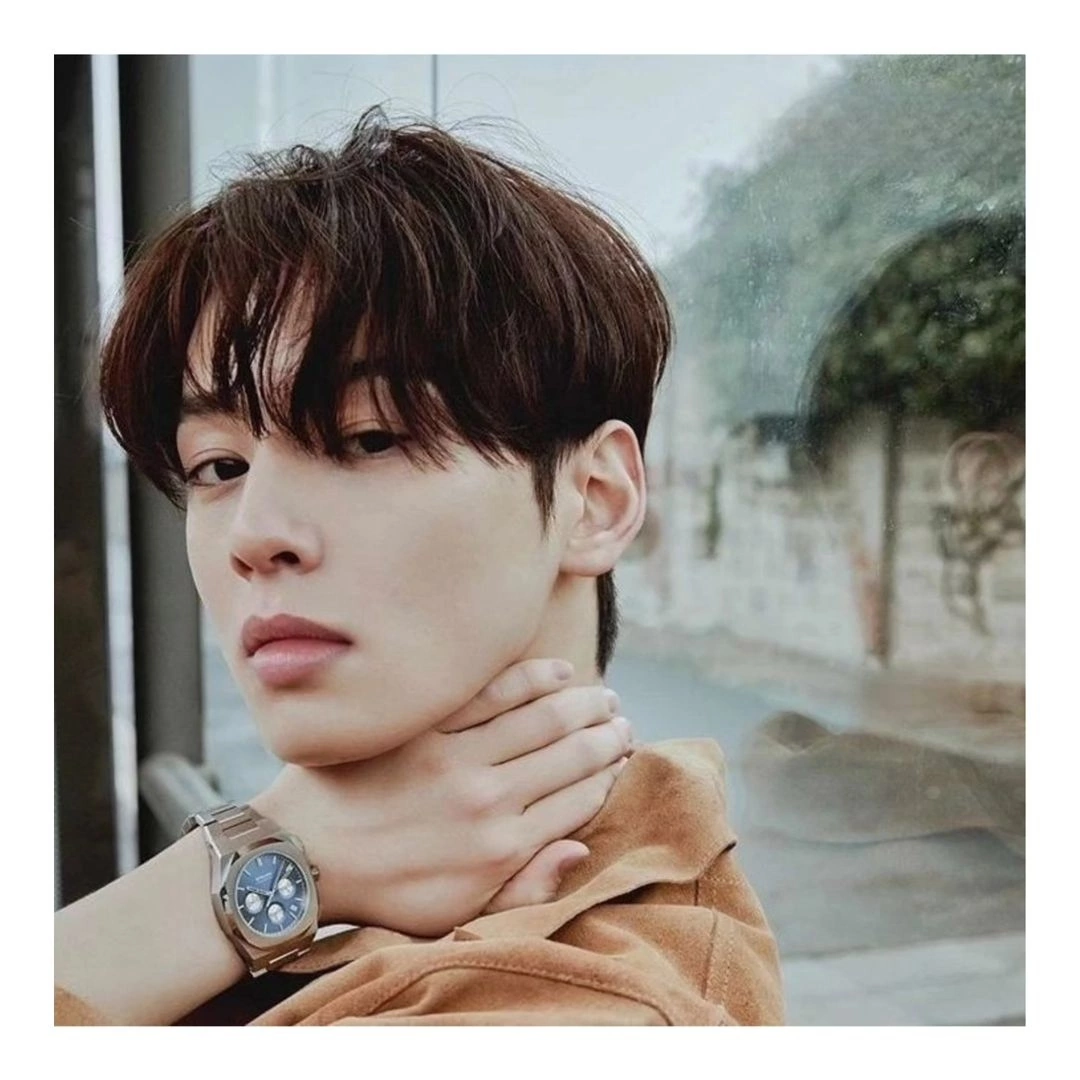 A moment captured by Eunwoo (ASTRO)'s fan
