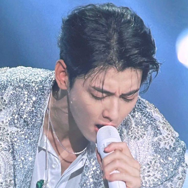 A moment captured by Eunwoo (ASTRO)'s fan