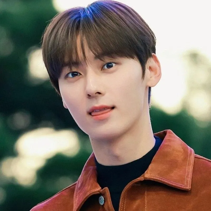 A moment captured by Hwang Minhyun's fan