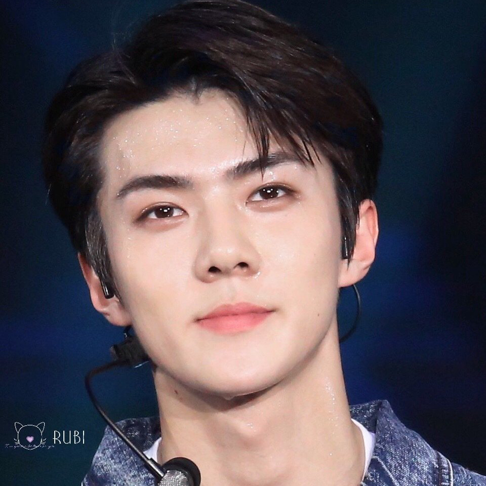 세훈 (EXO)의 비하인드 컷