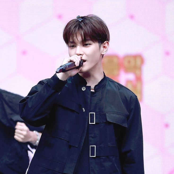 泰容 (NCT 127)的幕后花絮