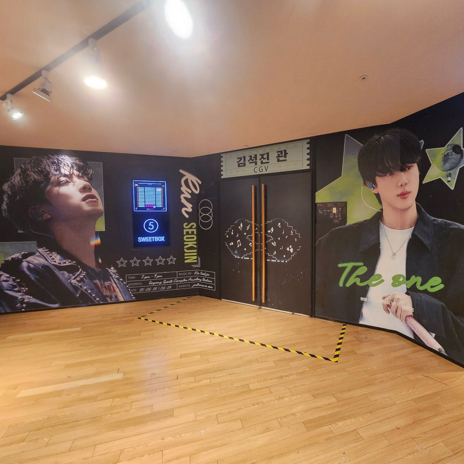 Behind-the-scenes cut of Jin (BTS)