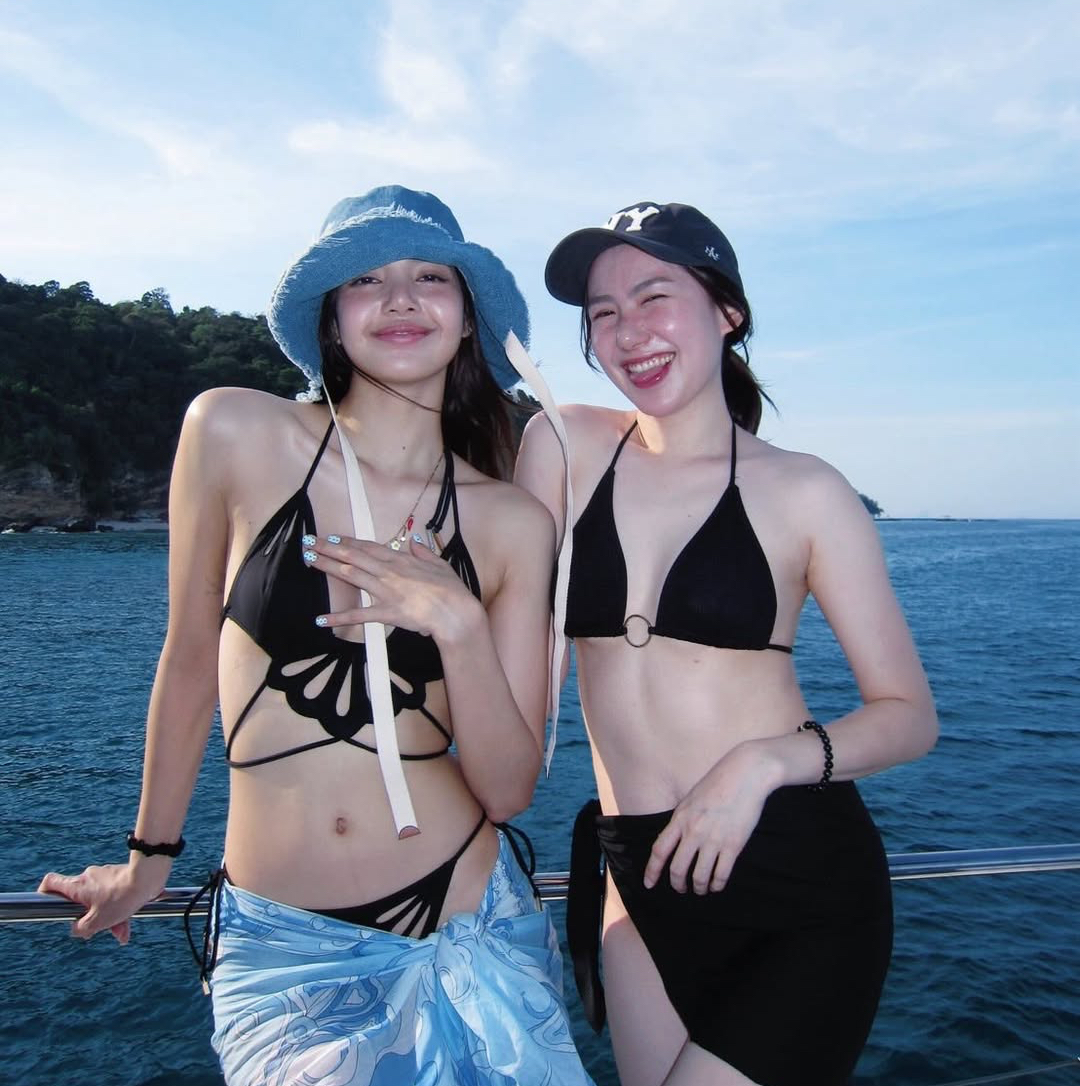 Recent activity shot of Lisa (BLACKPINK)