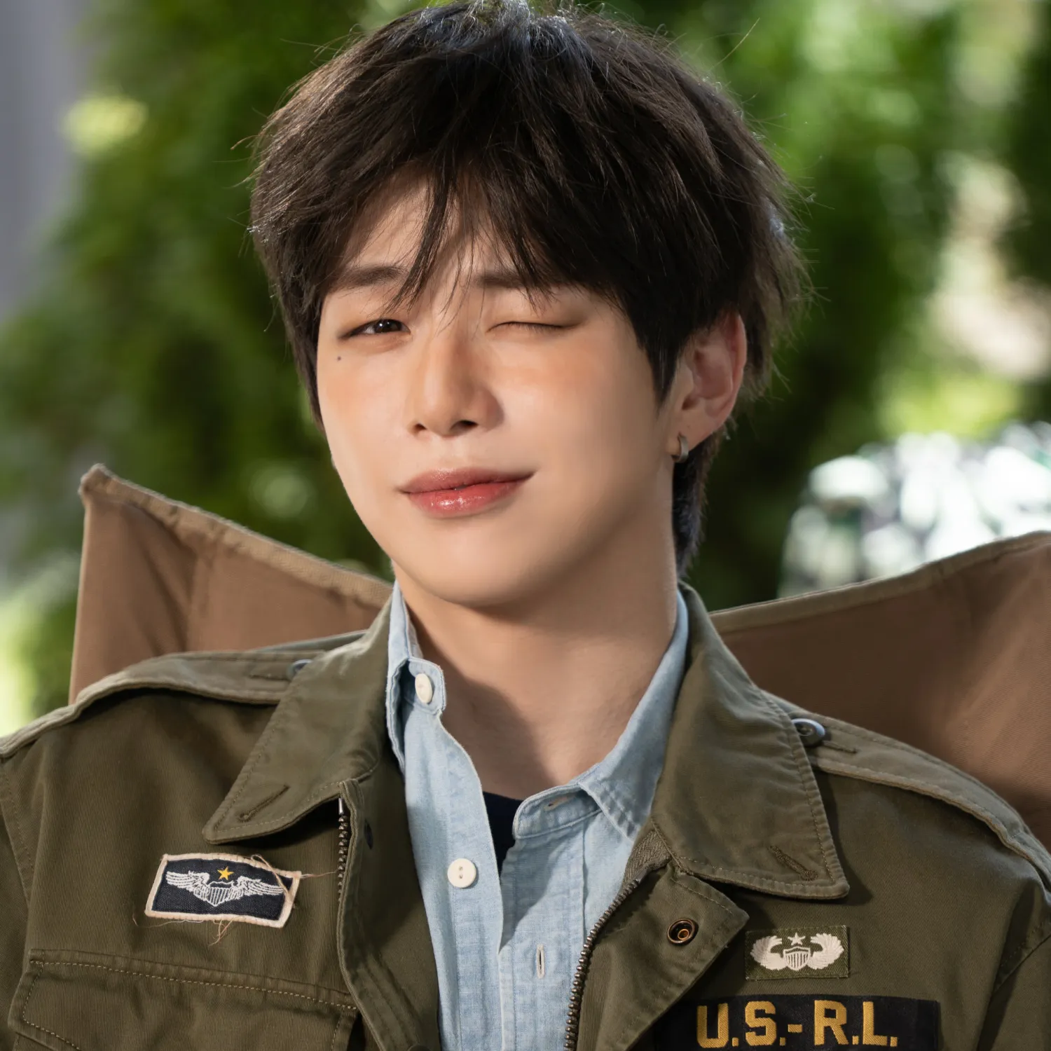 강다니엘의 비하인드 컷