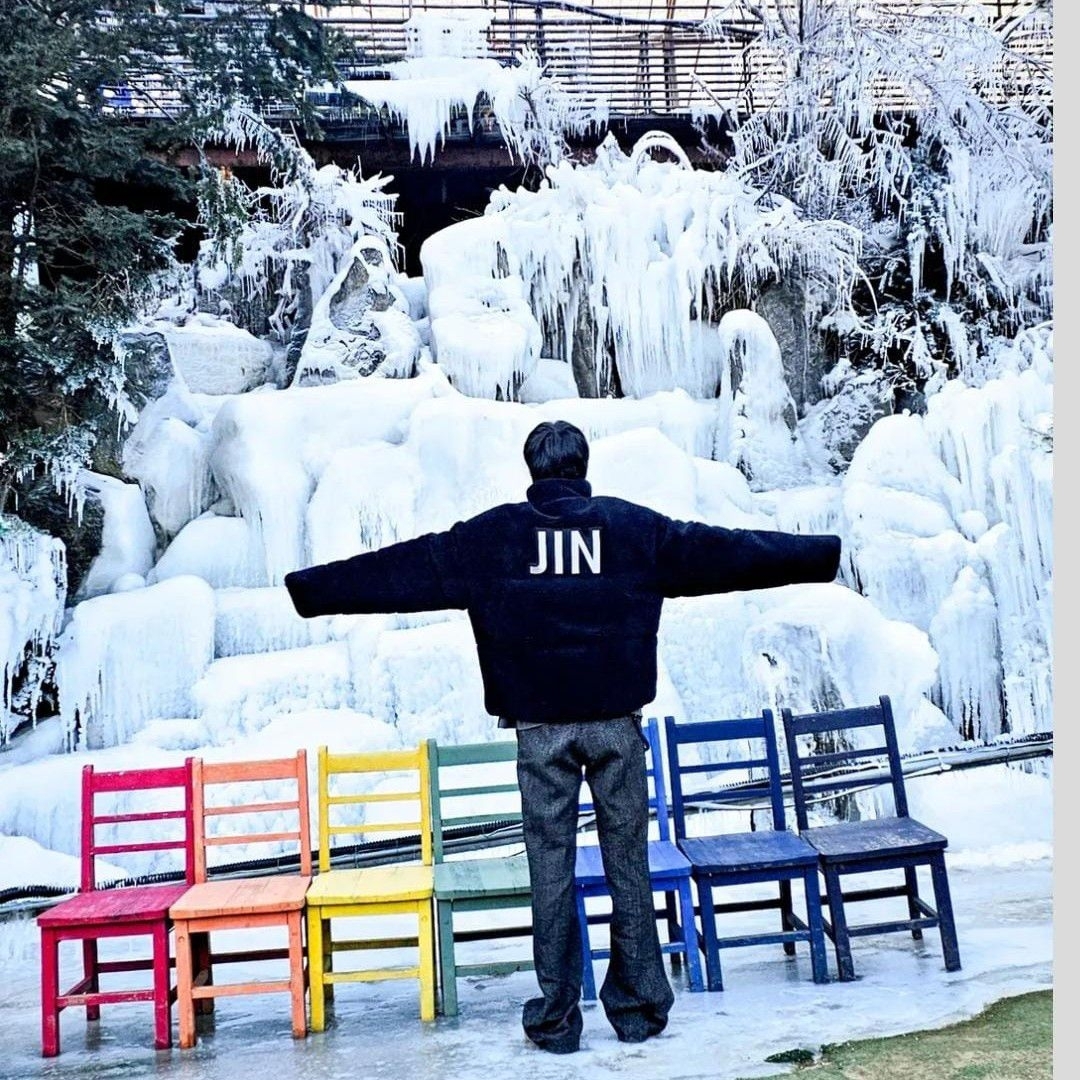 진 (방탄소년단)의 비하인드 컷