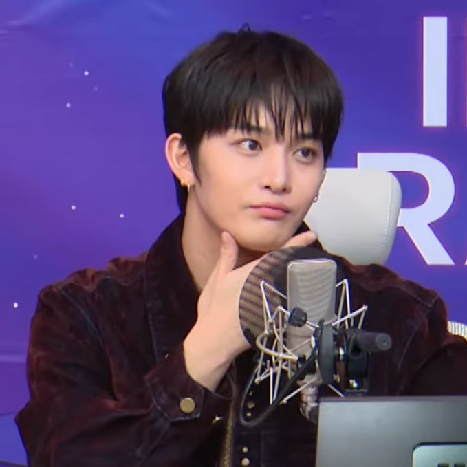 Behind-the-scenes cut of Bae Jinyoung