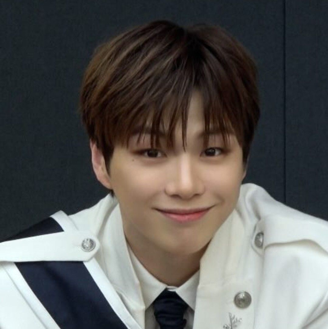 Behind-the-scenes cut of Kang Daniel