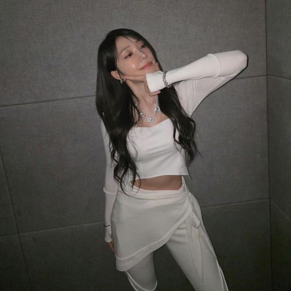 Behind-the-scenes cut of Jeong Eunji (Apink)