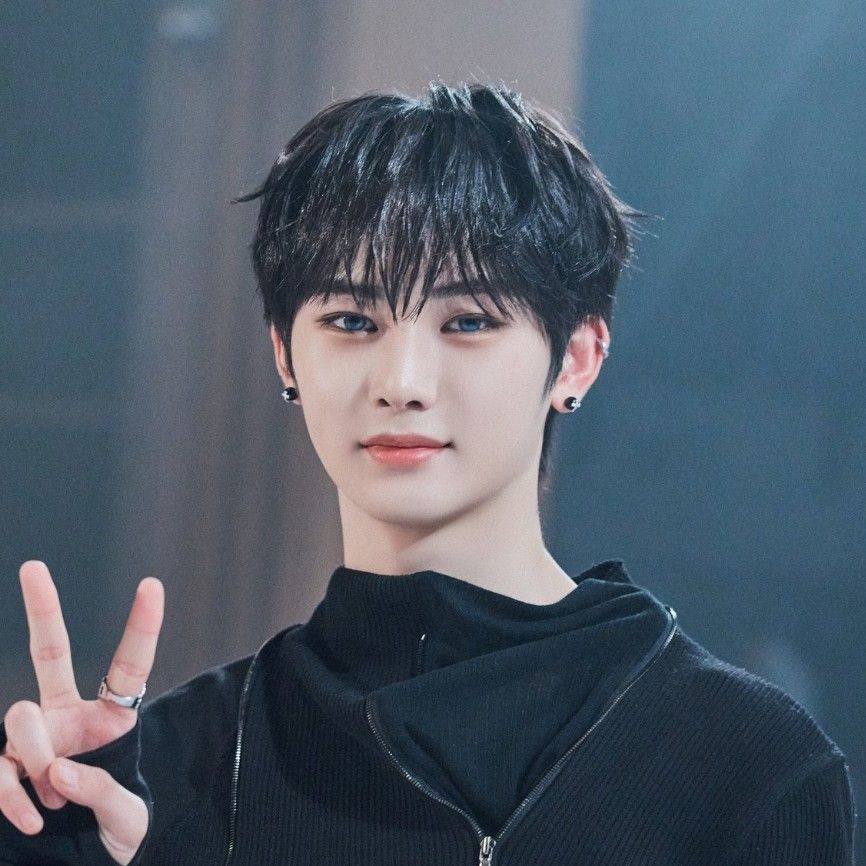 Latest photo of Zhou Anxin (ALPHA DRIVE ONE)