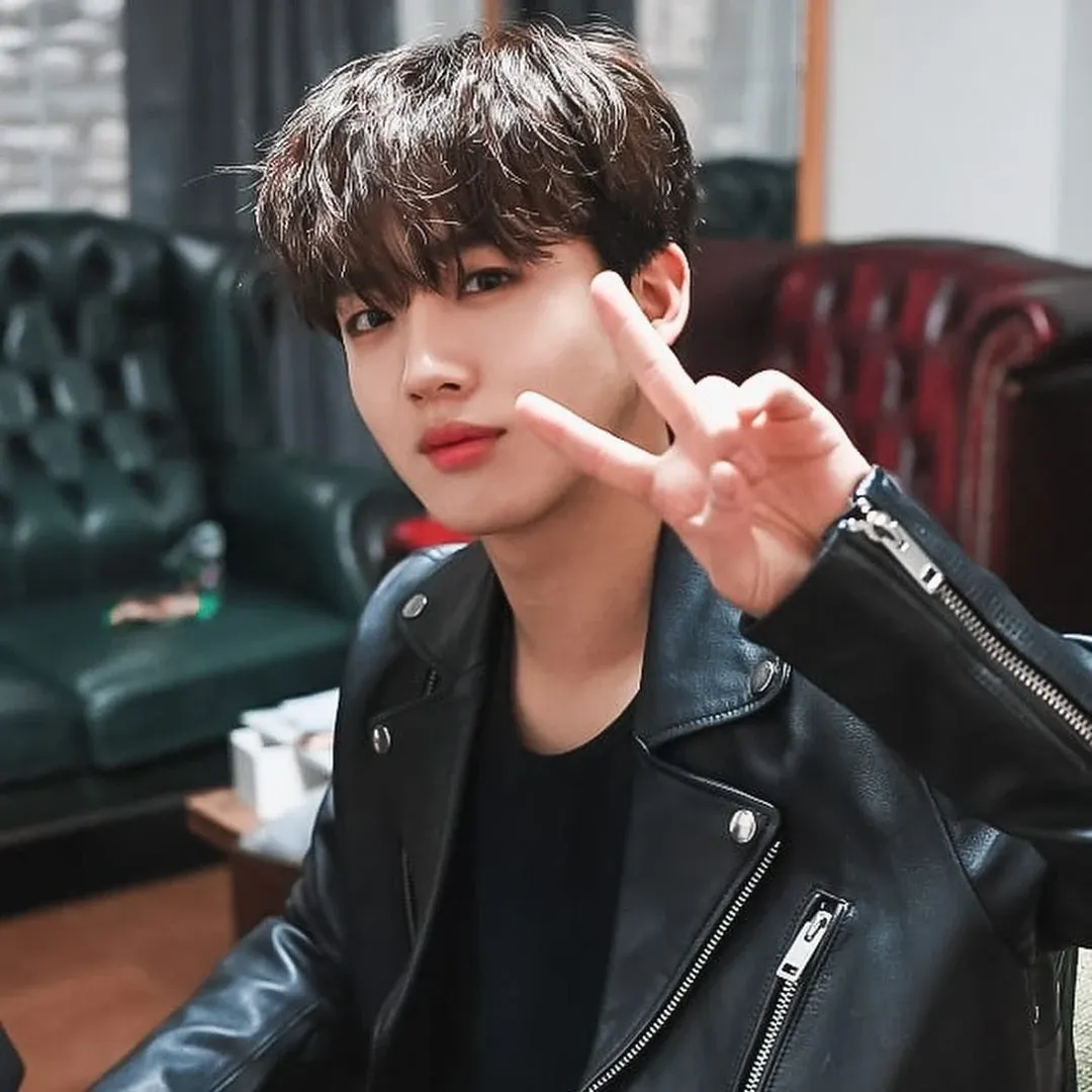 Latest photo of Kim Yohan (WEi)