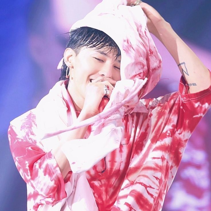 Behind-the-scenes cut of G-DRAGON (BIGBANG)