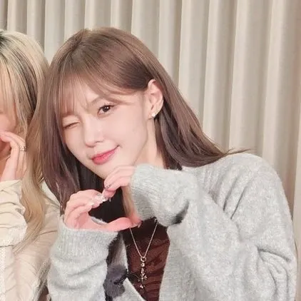 金采炫 (Kep1er)的最新照片