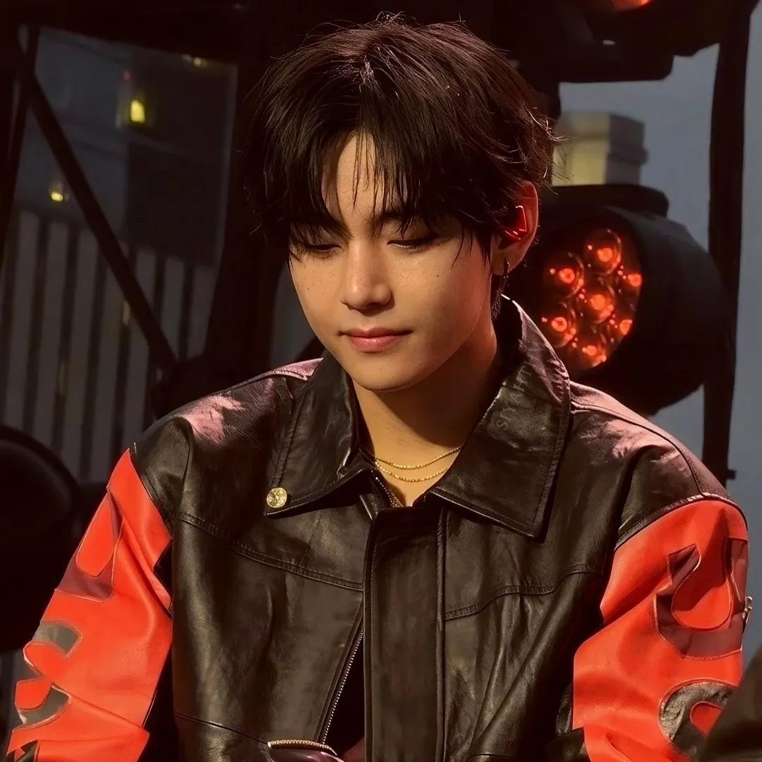 A moment captured by V (BTS)'s fan