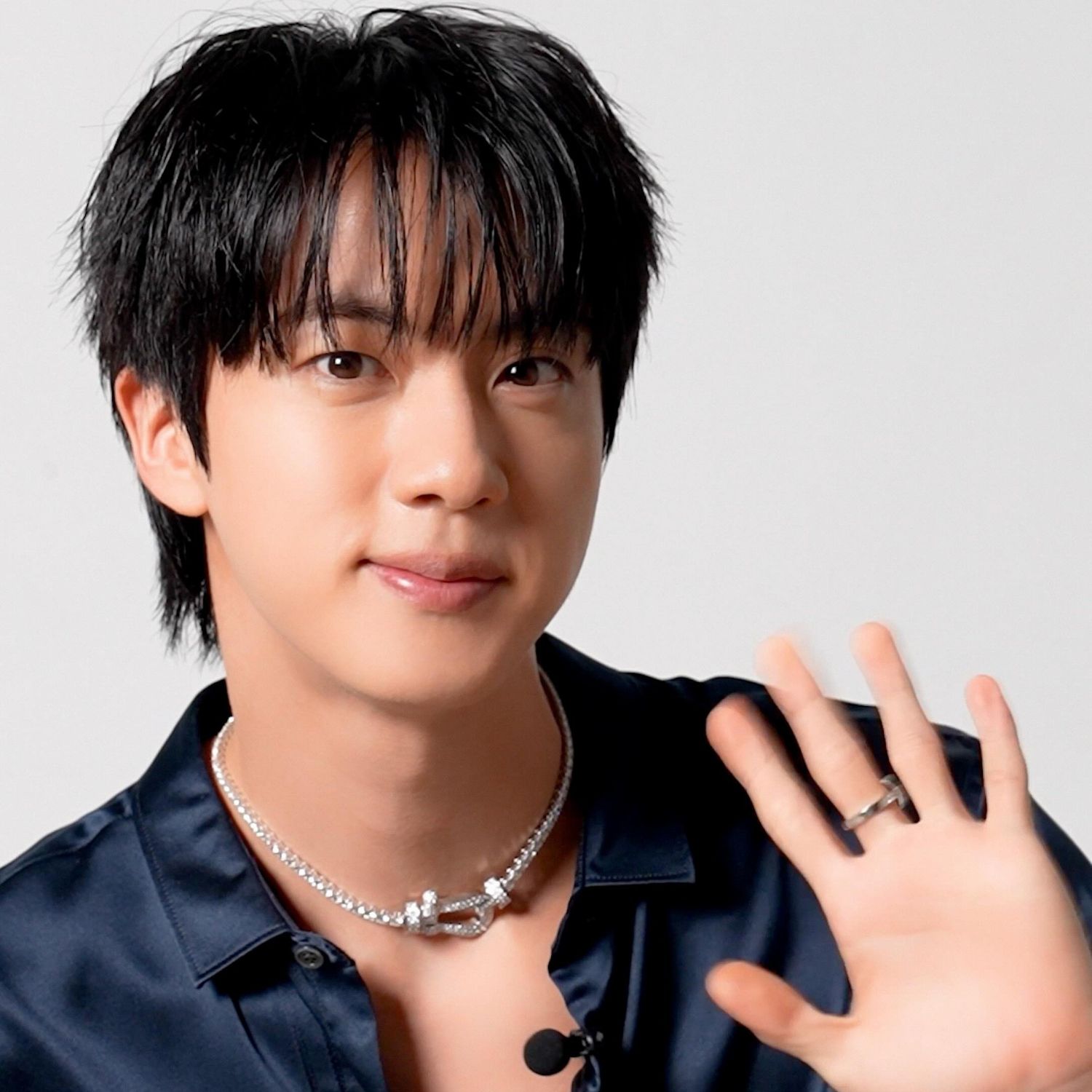 Trending idol content in the community