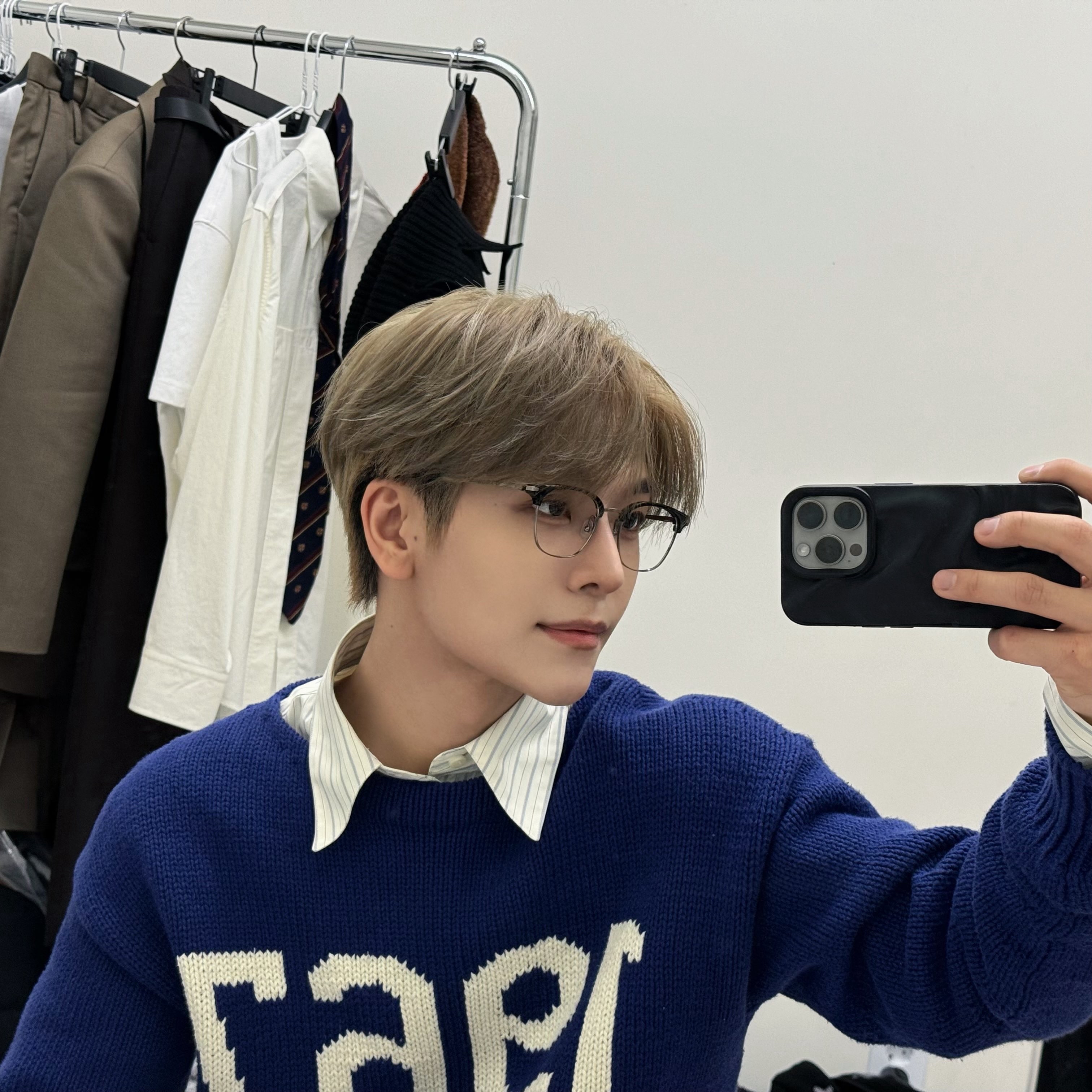 Behind-the-scenes cut of He Xinlong (ALPHA DRIVE ONE)