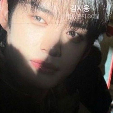 Behind-the-scenes cut of Kim Jiwoong (ZEROBASEONE)