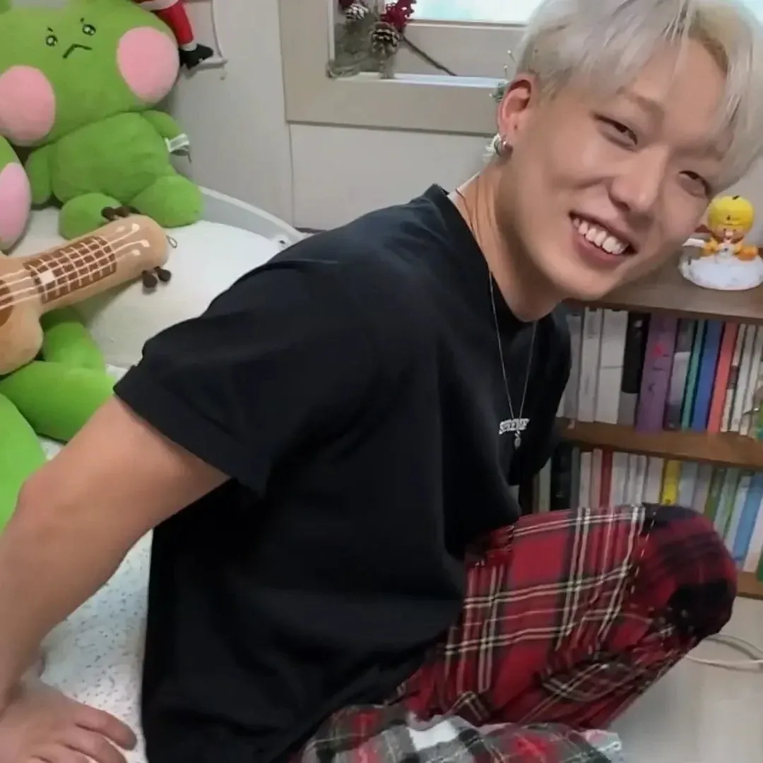 Latest photo of BOBBY (iKON)