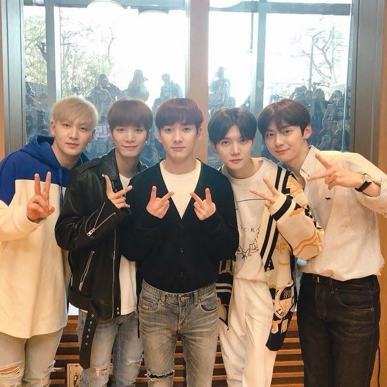 A moment captured by NU'EST's fan