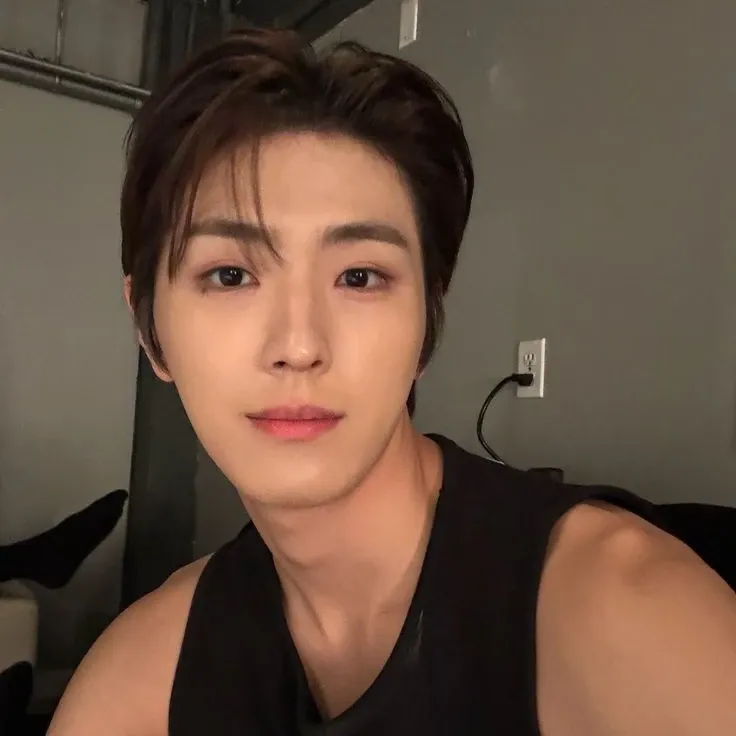 Latest photo of Yonghee (CIX)