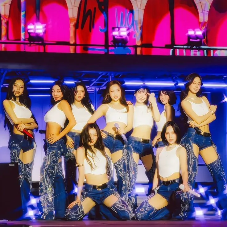 Momen yang diabadikan oleh penggemar TWICE