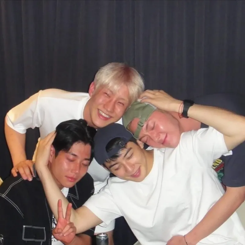 Latest photo of Jinjin (ASTRO)