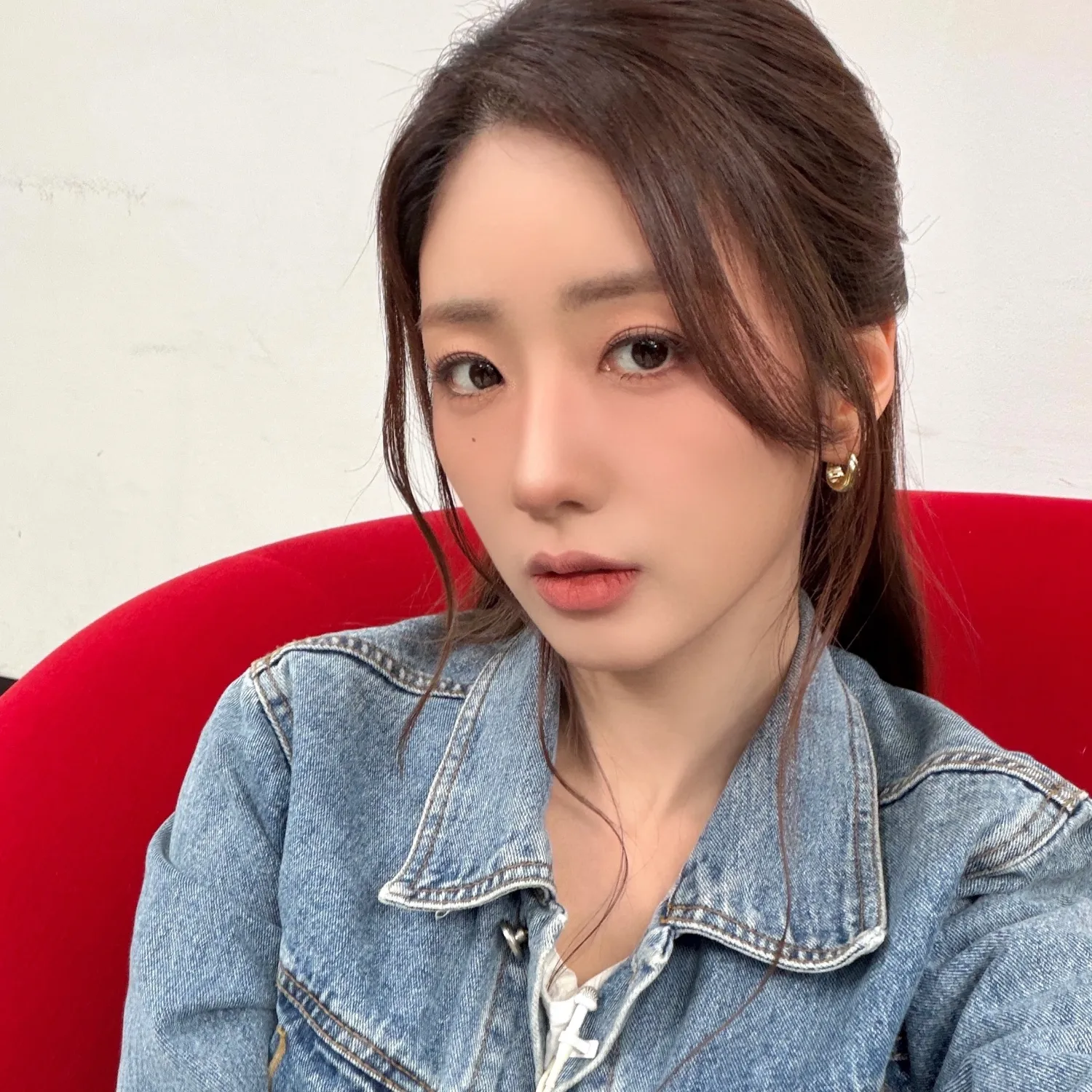 Foto terbaru Yoon Bomi (Apink)