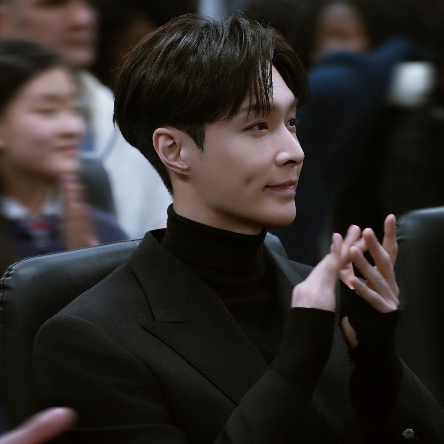 Recent activity shot of Lay (EXO)