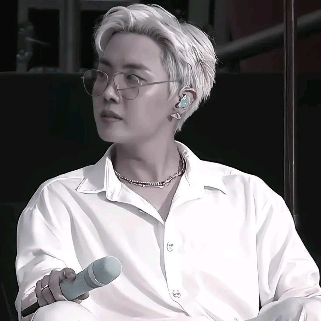 A moment captured by j-hope (BTS)'s fan