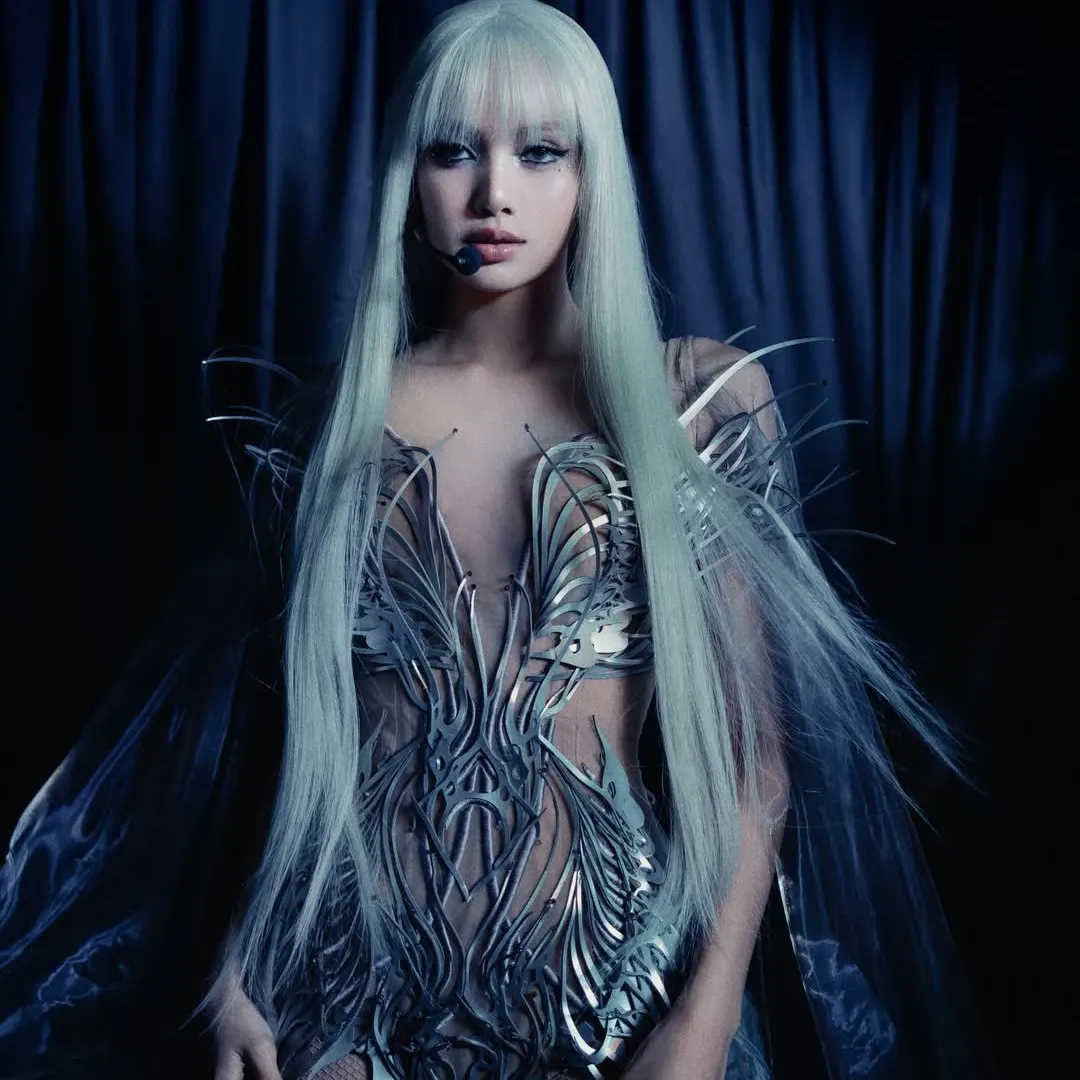 Recent activity shot of Lisa (BLACKPINK)