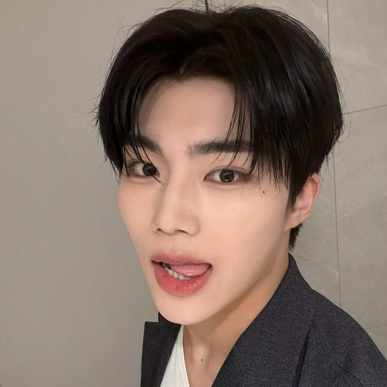 Recent activity shot of Park Gunwook (ZEROBASEONE)